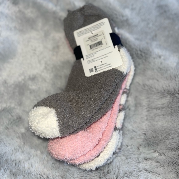 Memoi, BNWT, 3 pairs, cozy socks - Picture 4 of 4